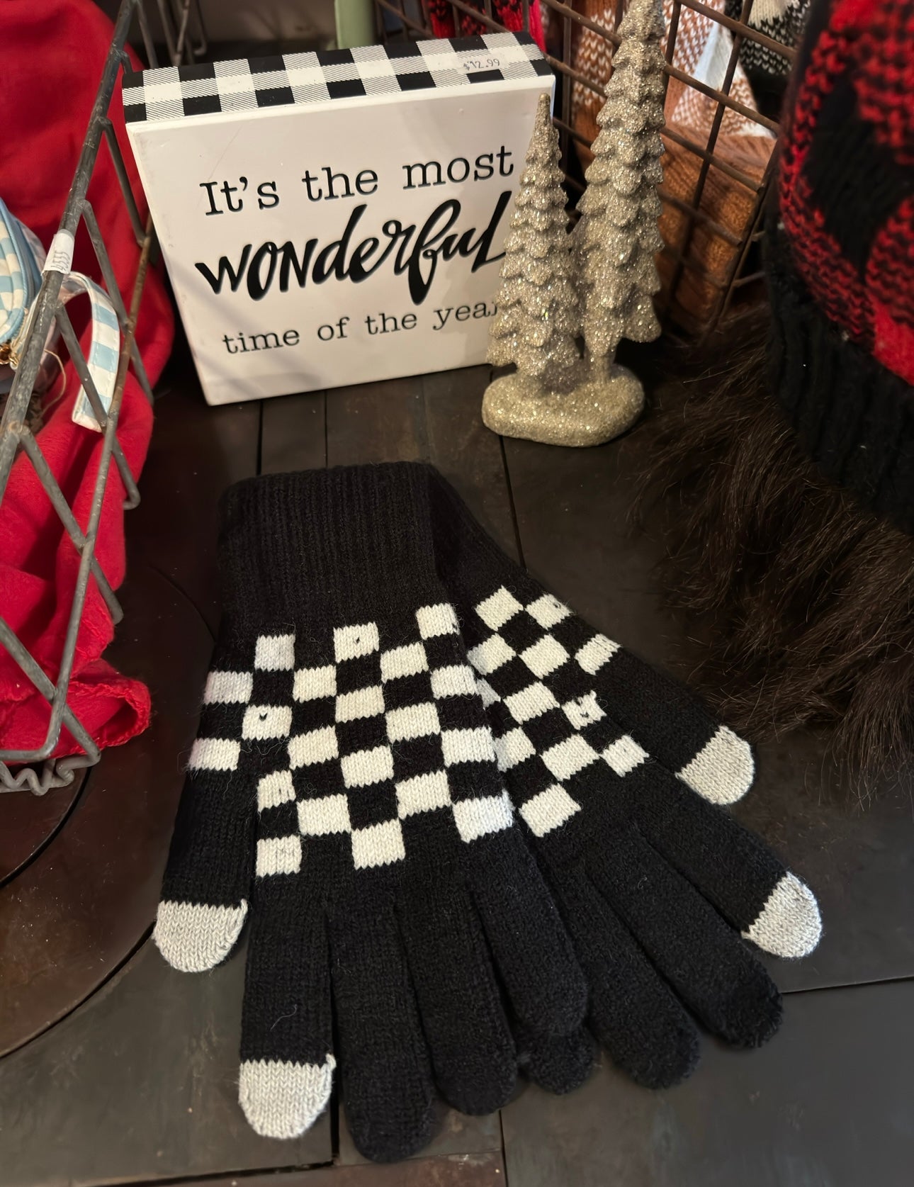 The Perfect Checkered Gloves in Black/White